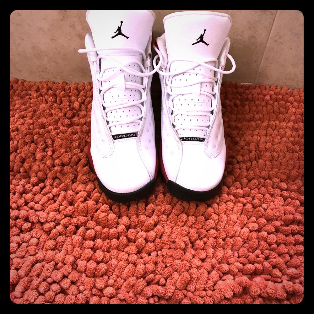 Jordan 13’s retro Red, White. Size 6 in youth/boys